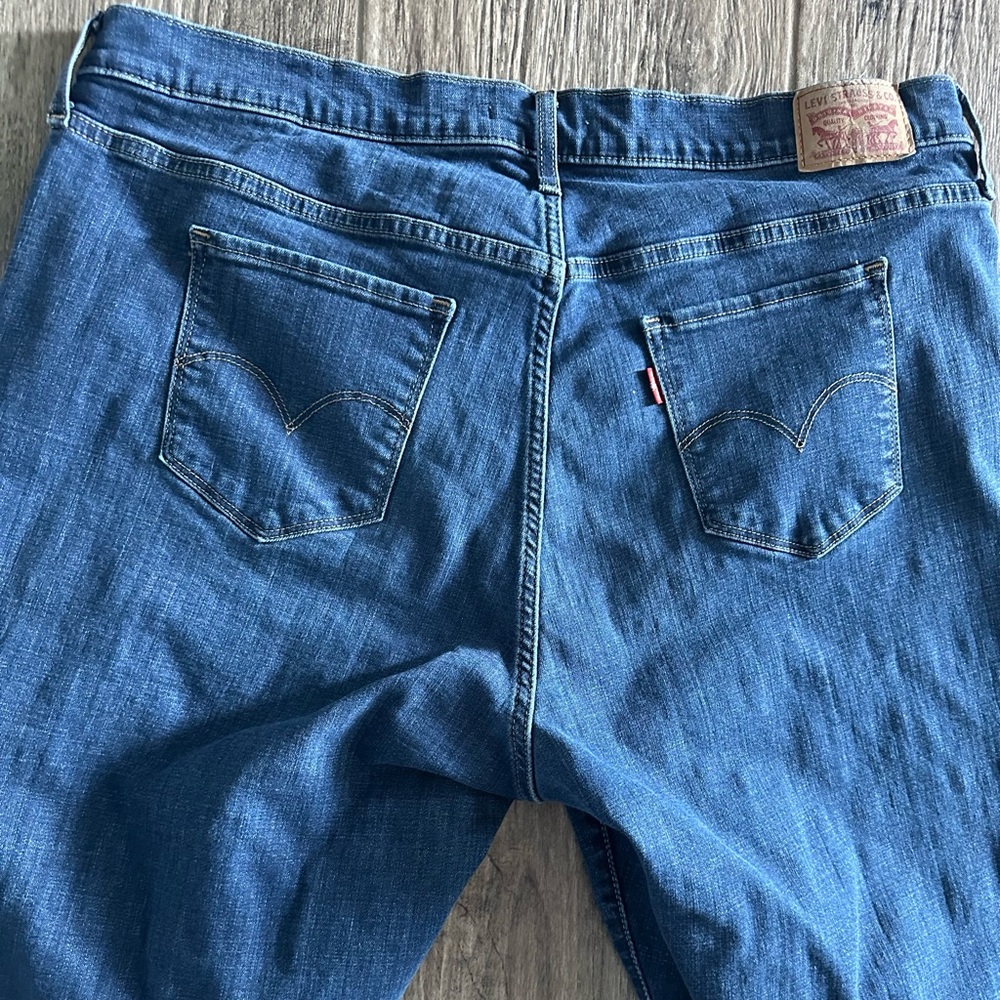 Levi's Women 311 Shaping Skinny Capri Jeans - Picture 5 of 7